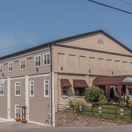 Harbor House Inn Sackets Harbor Экстерьер фото