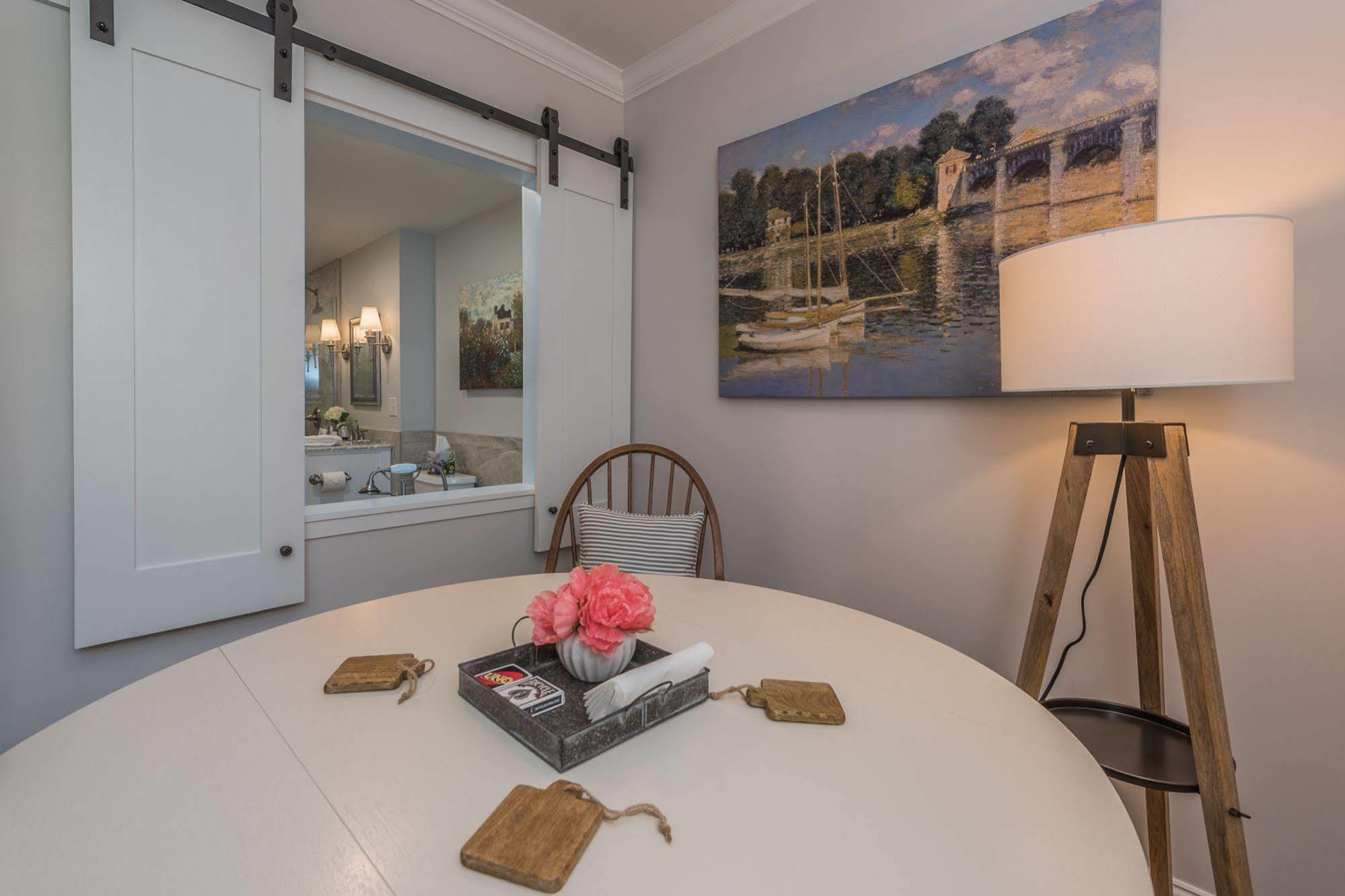 Harbor House Inn Sackets Harbor Экстерьер фото