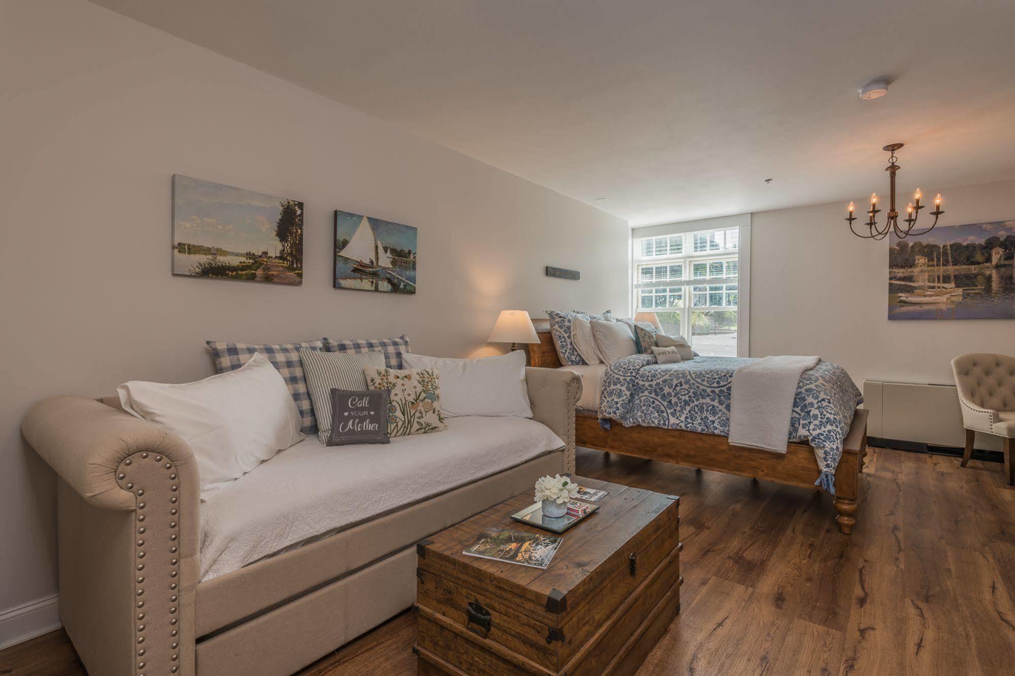 Harbor House Inn Sackets Harbor Экстерьер фото
