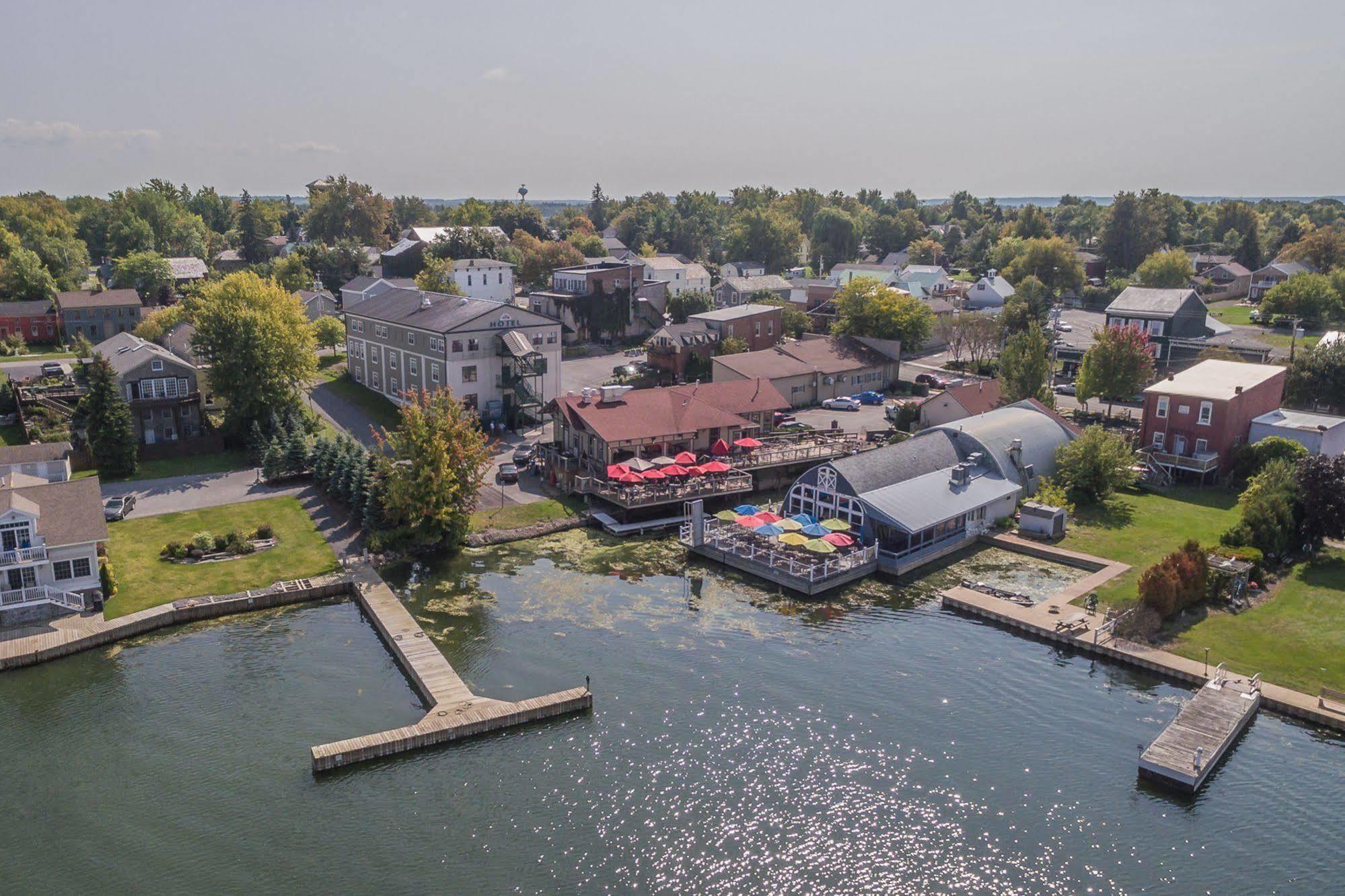 Harbor House Inn Sackets Harbor Экстерьер фото