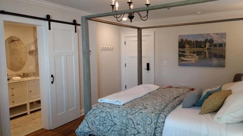 Harbor House Inn Sackets Harbor Экстерьер фото