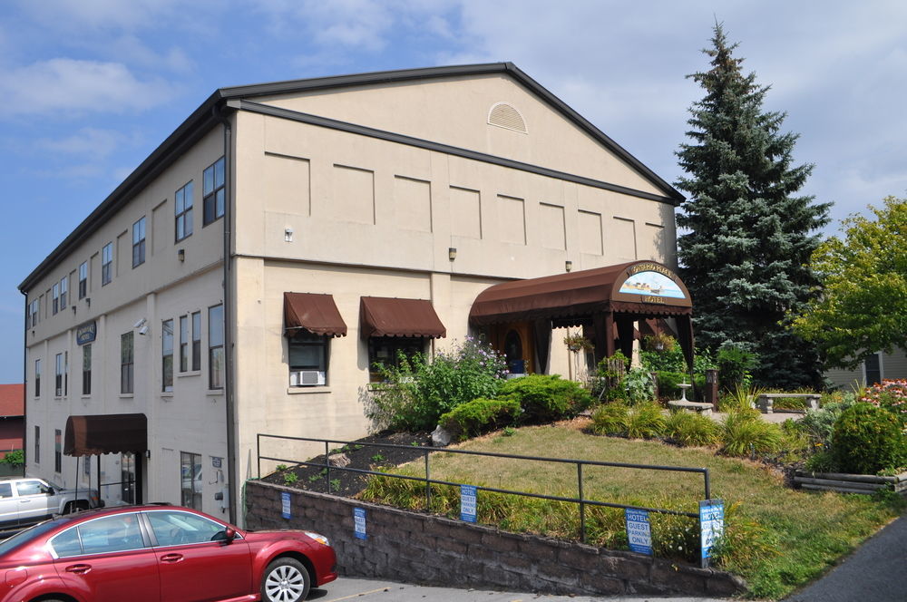 Harbor House Inn Sackets Harbor Экстерьер фото