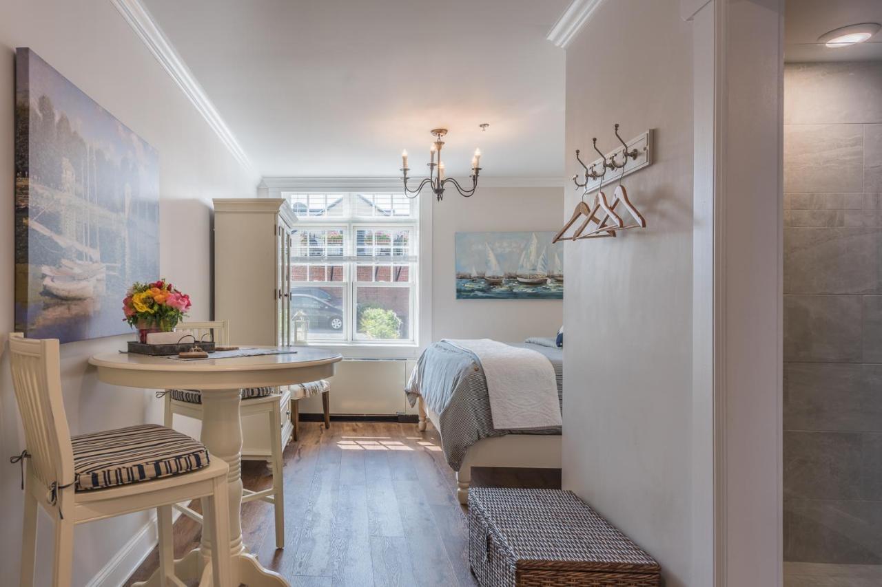 Harbor House Inn Sackets Harbor Экстерьер фото