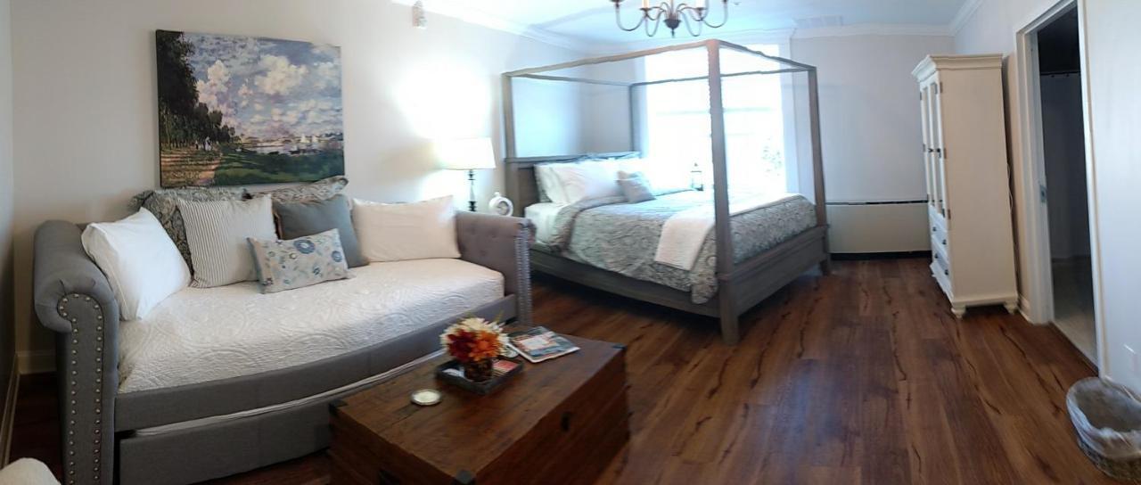 Harbor House Inn Sackets Harbor Экстерьер фото